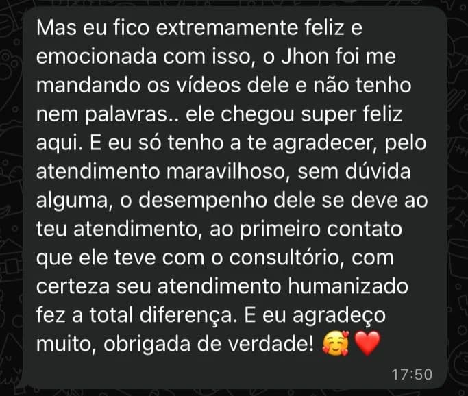 Depoimento real de paciente da Clínica Odonto Face enviado por WhatsApp, agradecendo o atendimento humanizado